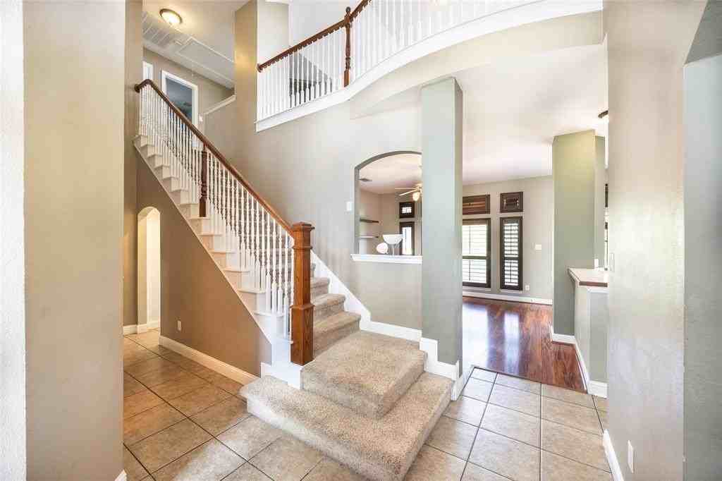 2917 Osage Ln - Photo 4 of 40