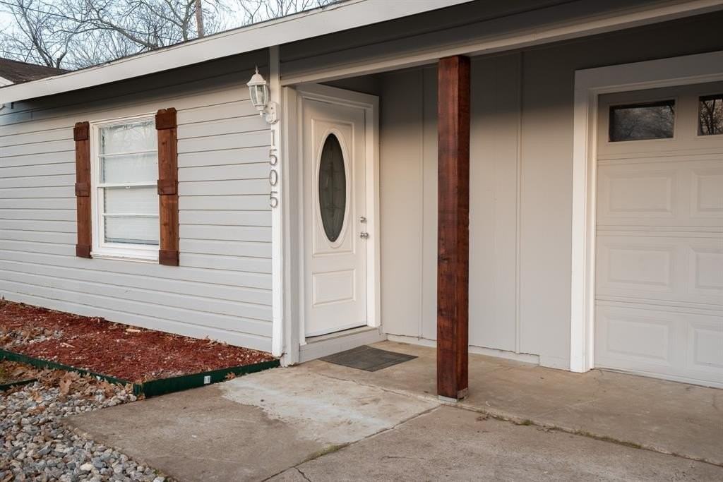 1505 Arbor Ln - Photo 3 of 29