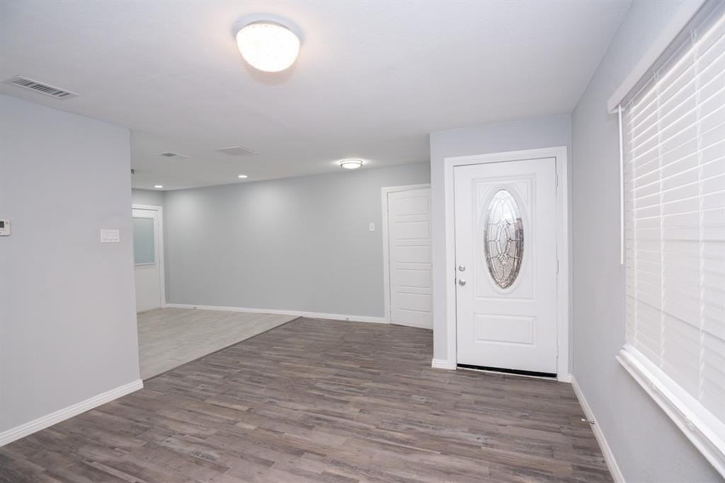 1505 Arbor Ln - Photo 6 of 29