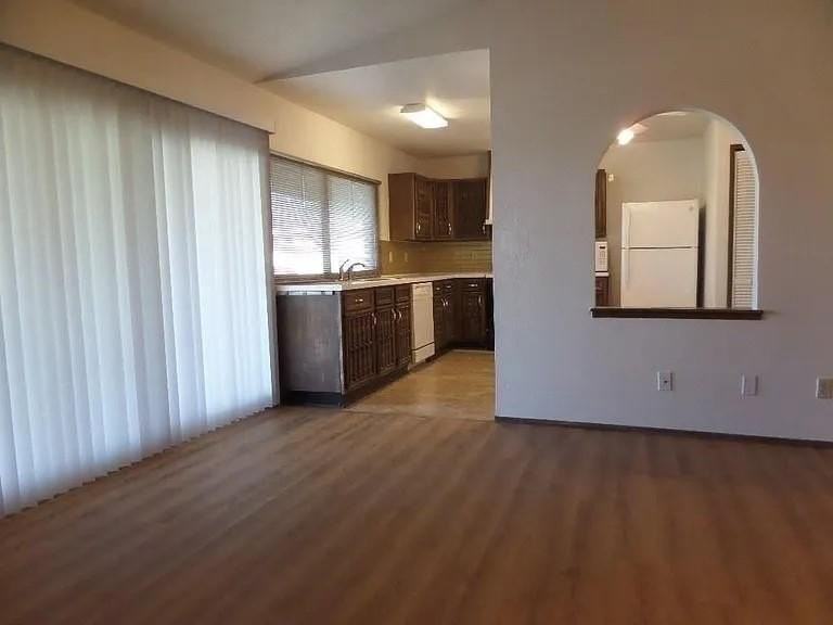 11015 Wallbrook Dr - Photo 6 of 9