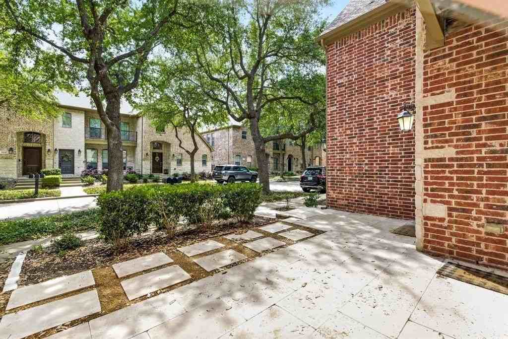 6836 Livorno Ln - Photo 2 of 40