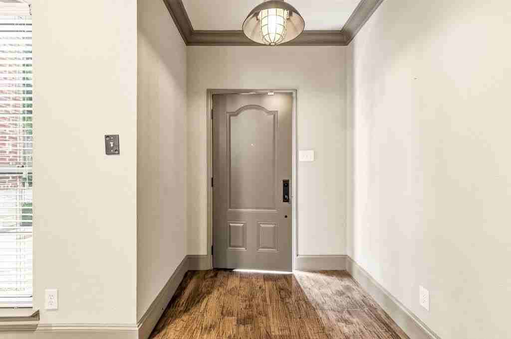 6836 Livorno Ln - Photo 4 of 40