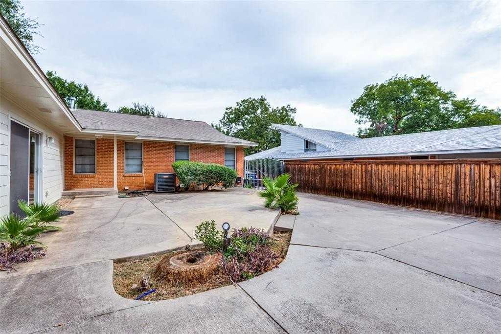 2012 Atlantic St - Photo 6 of 9