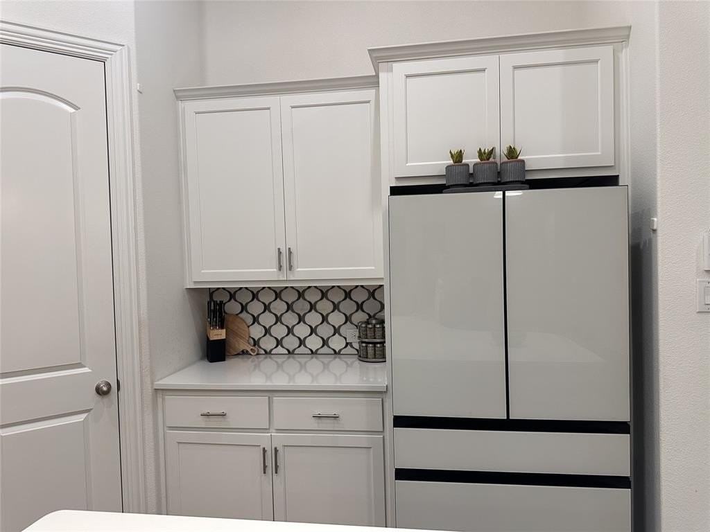 7032 Mapleshade Way - Photo 7 of 33