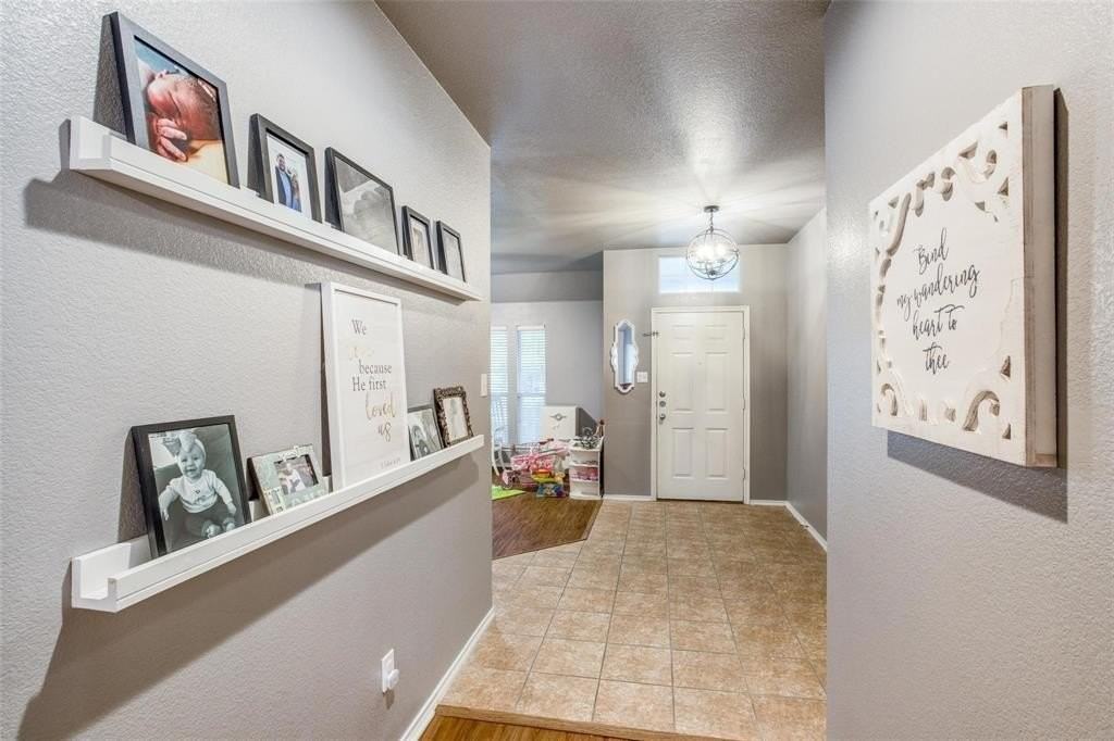 9800 Old Field Dr - Photo 4 of 22