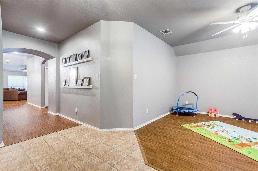 9800 Old Field Dr - Photo 6 of 22