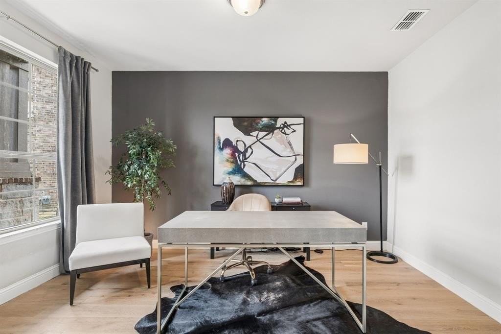 3528 Hathaway Ct - Photo 2 of 34