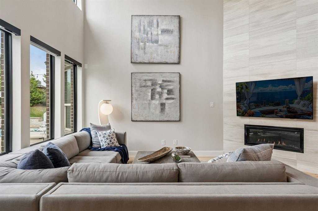 3528 Hathaway Ct - Photo 4 of 34