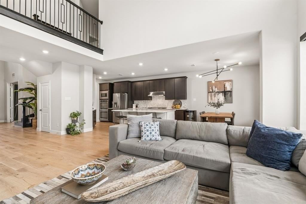 3528 Hathaway Ct - Photo 5 of 34