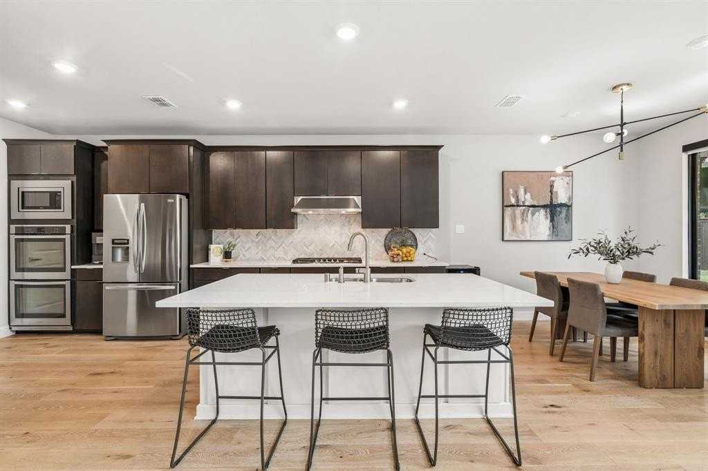 3528 Hathaway Ct - Photo 6 of 34