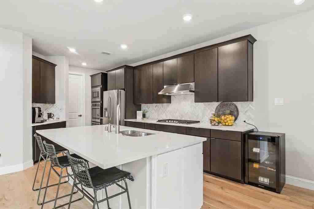 3528 Hathaway Ct - Photo 7 of 34