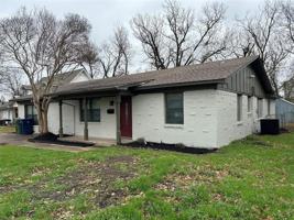 featured image of 220 N Bernice Dr