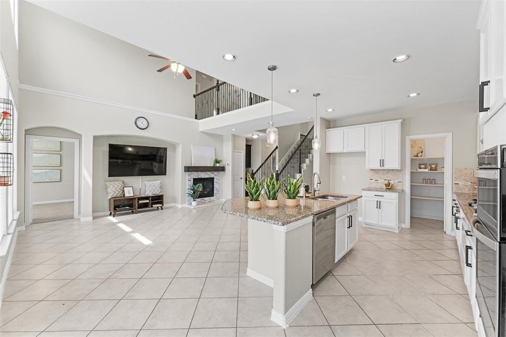 3122 Spring Creek Trl - Photo 7 of 38