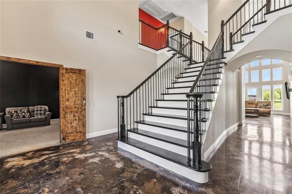 9583 Neal Rd - Photo 4 of 34