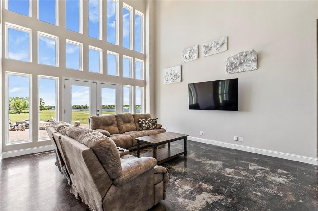 9583 Neal Rd - Photo 5 of 34