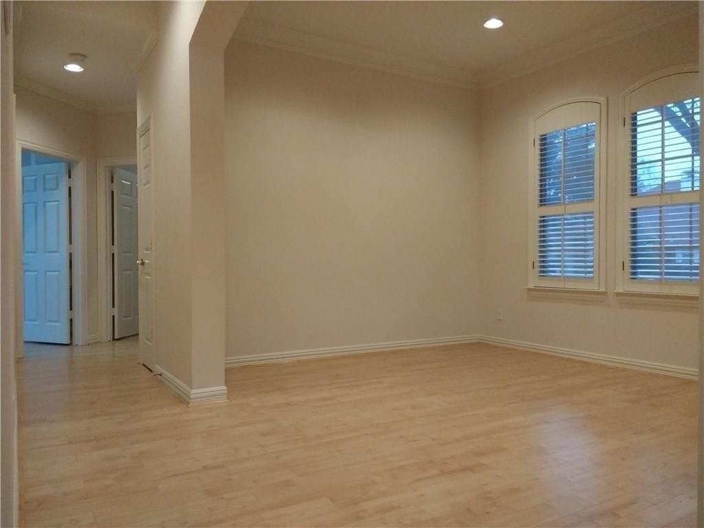 609 Sunningdale - Photo 4 of 19