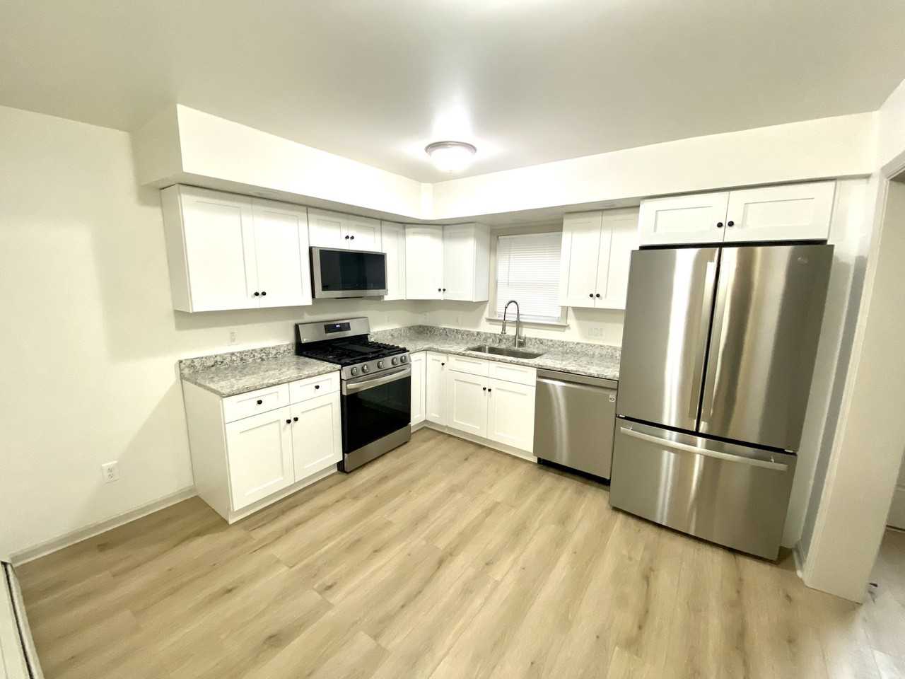 2593 Washington St - Photo 4 of 23