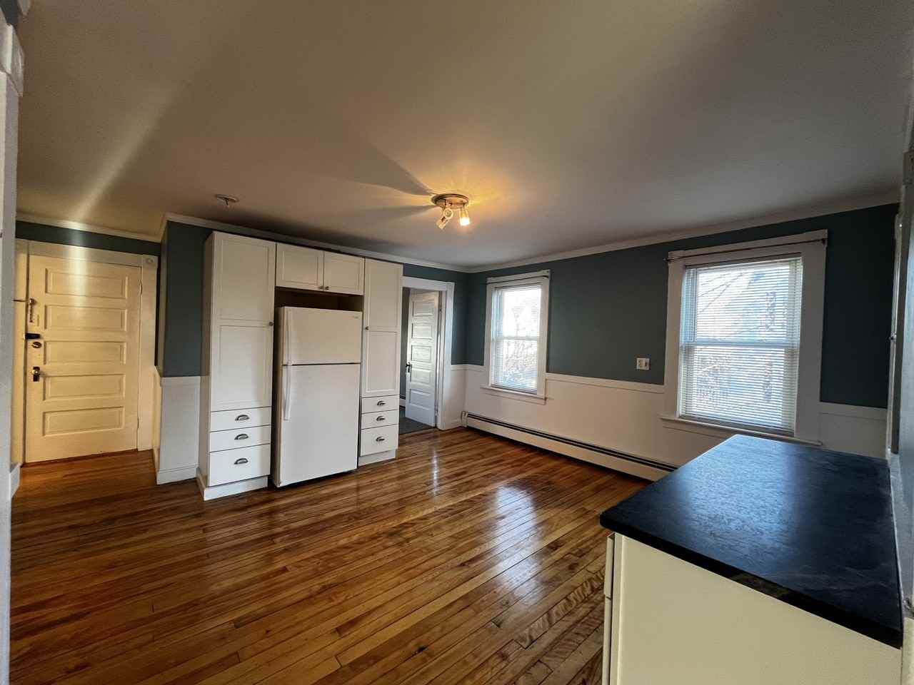 263 Middlesex St - Photo 7 of 15