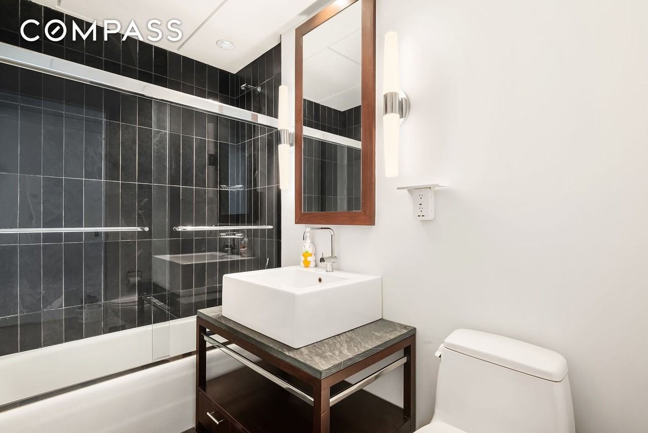 315 W 36th St #11D - Photo 6 of 9