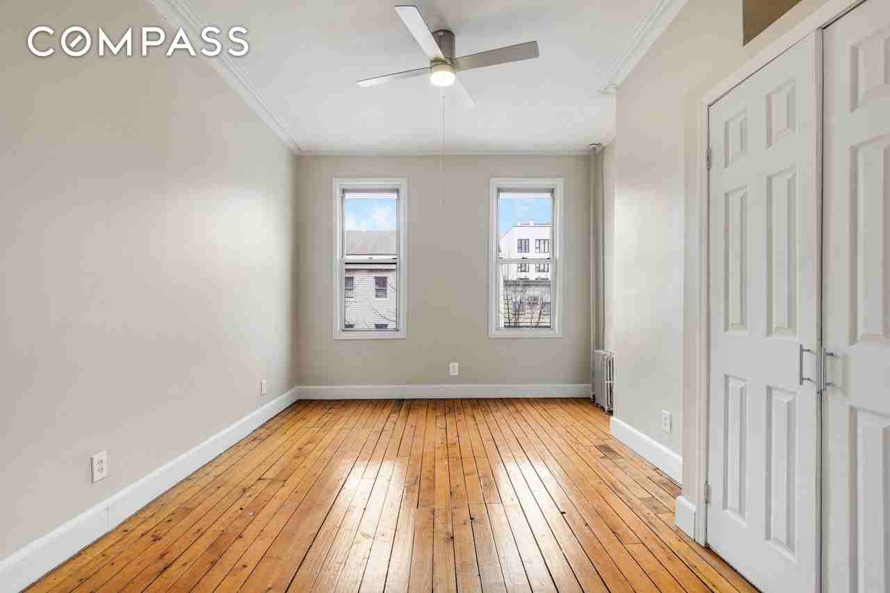 100 Powers St #2L - Photo 2 of 12