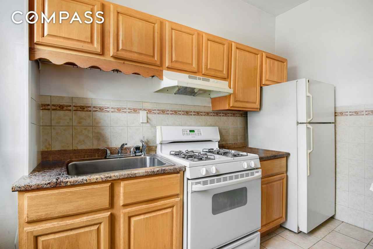 540 Clinton Ave #4 - Photo 5 of 12