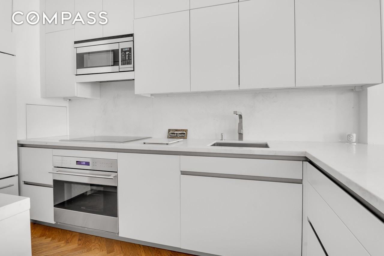 14 E 68th St #3 - Photo 6 of 16