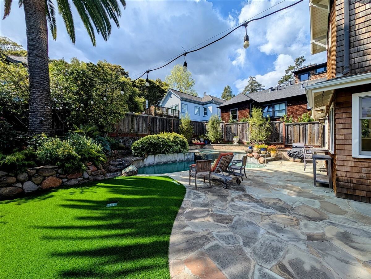 115 Sunnyside Ave - Photo 4 of 41