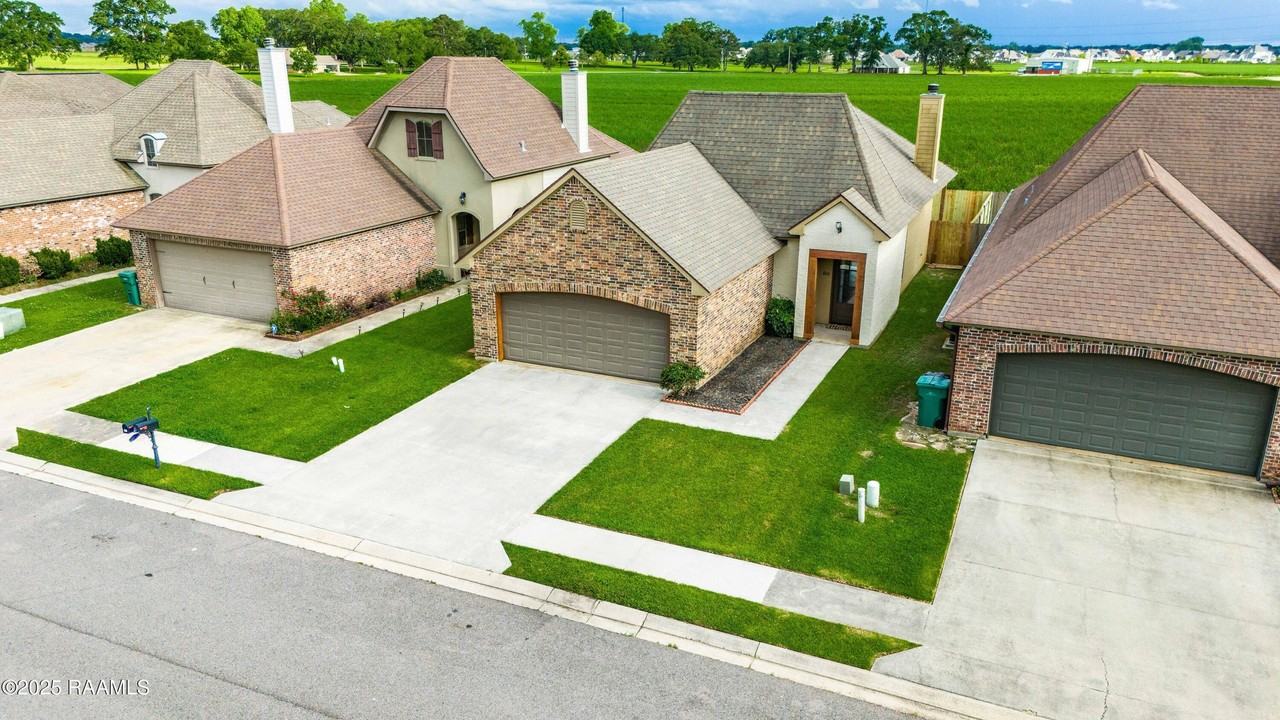 606 Highland View Dr - Photo 4 of 27