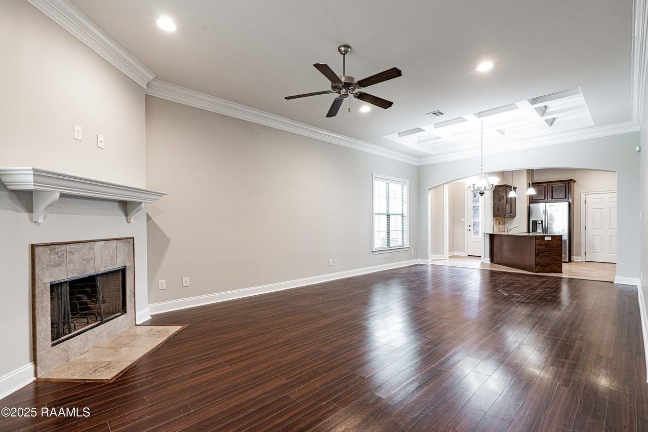 606 Highland View Dr - Photo 7 of 27