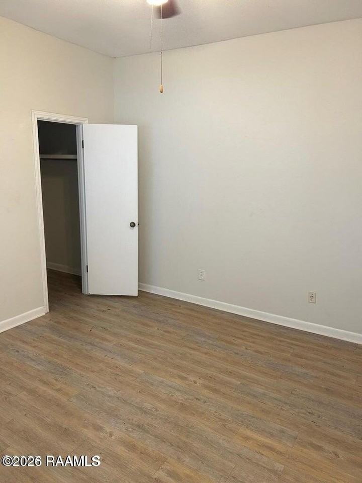 205 Castle Row Apt A - Photo 6 of 8