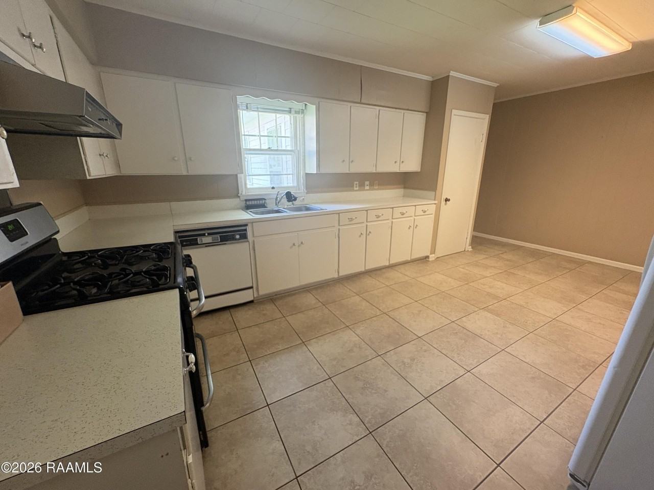 605 Coolidge St - Photo 3 of 13