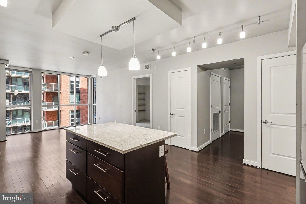 1025 1st St Se #901 - Photo 3 of 27