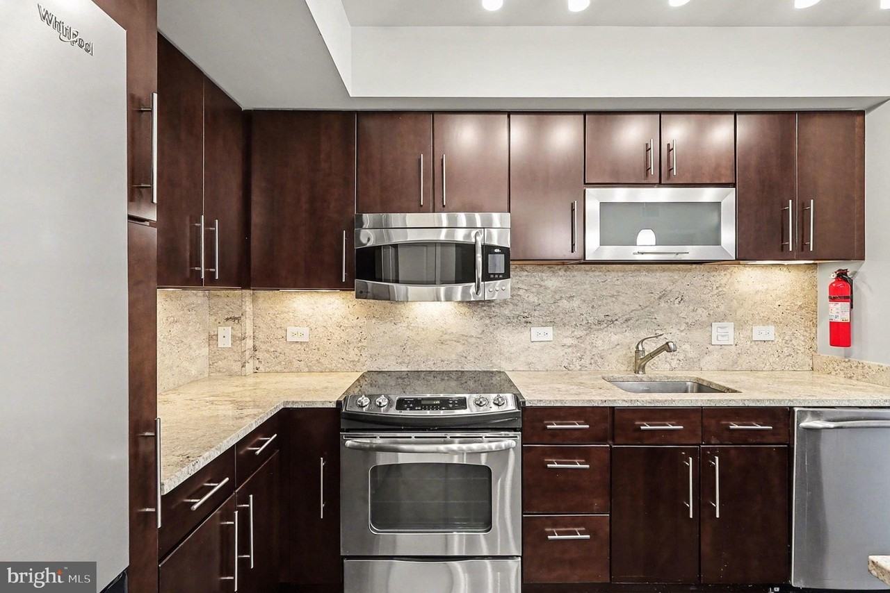 1025 1st St Se #901 - Photo 4 of 27