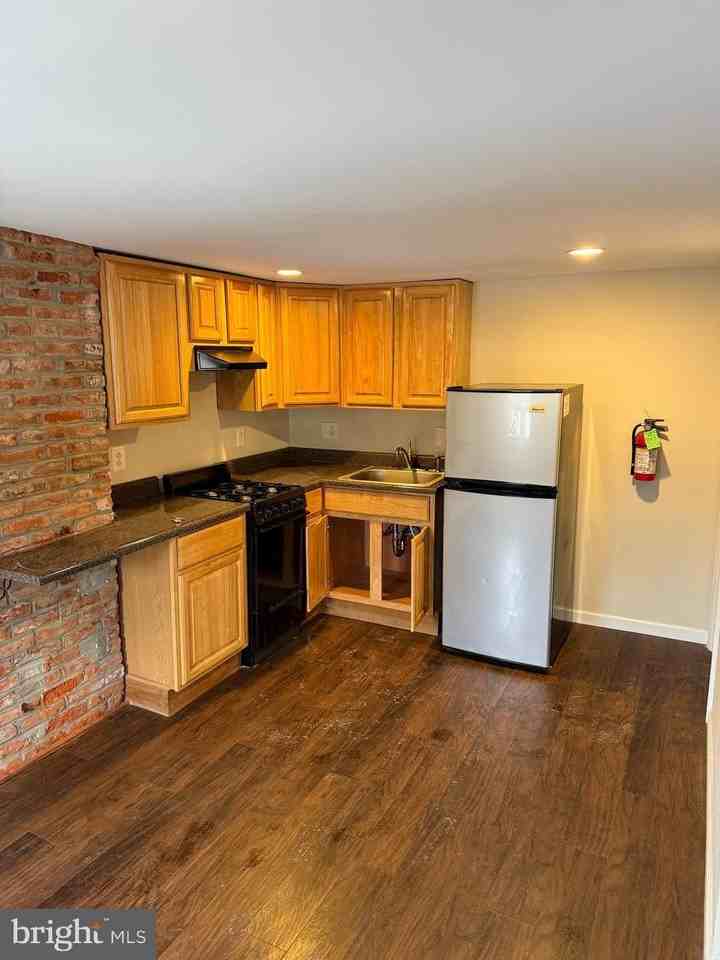 26 Elm St Unit 2 - Photo 2 of 9