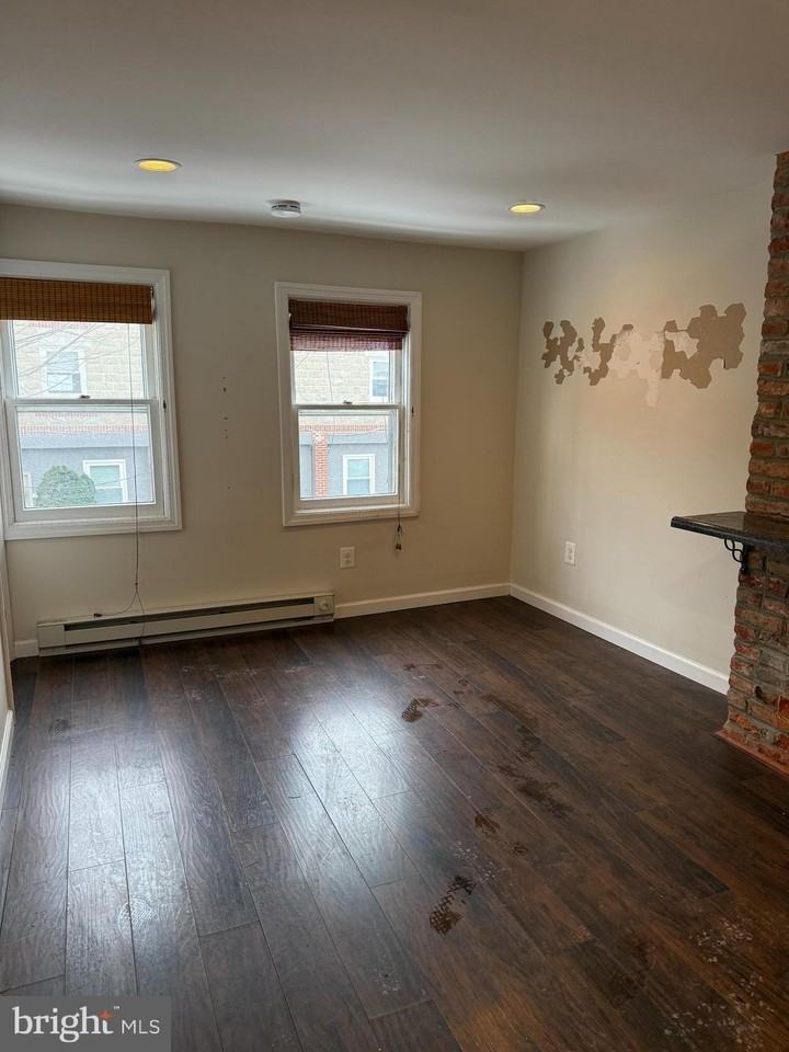 26 Elm St Unit 2 - Photo 4 of 9