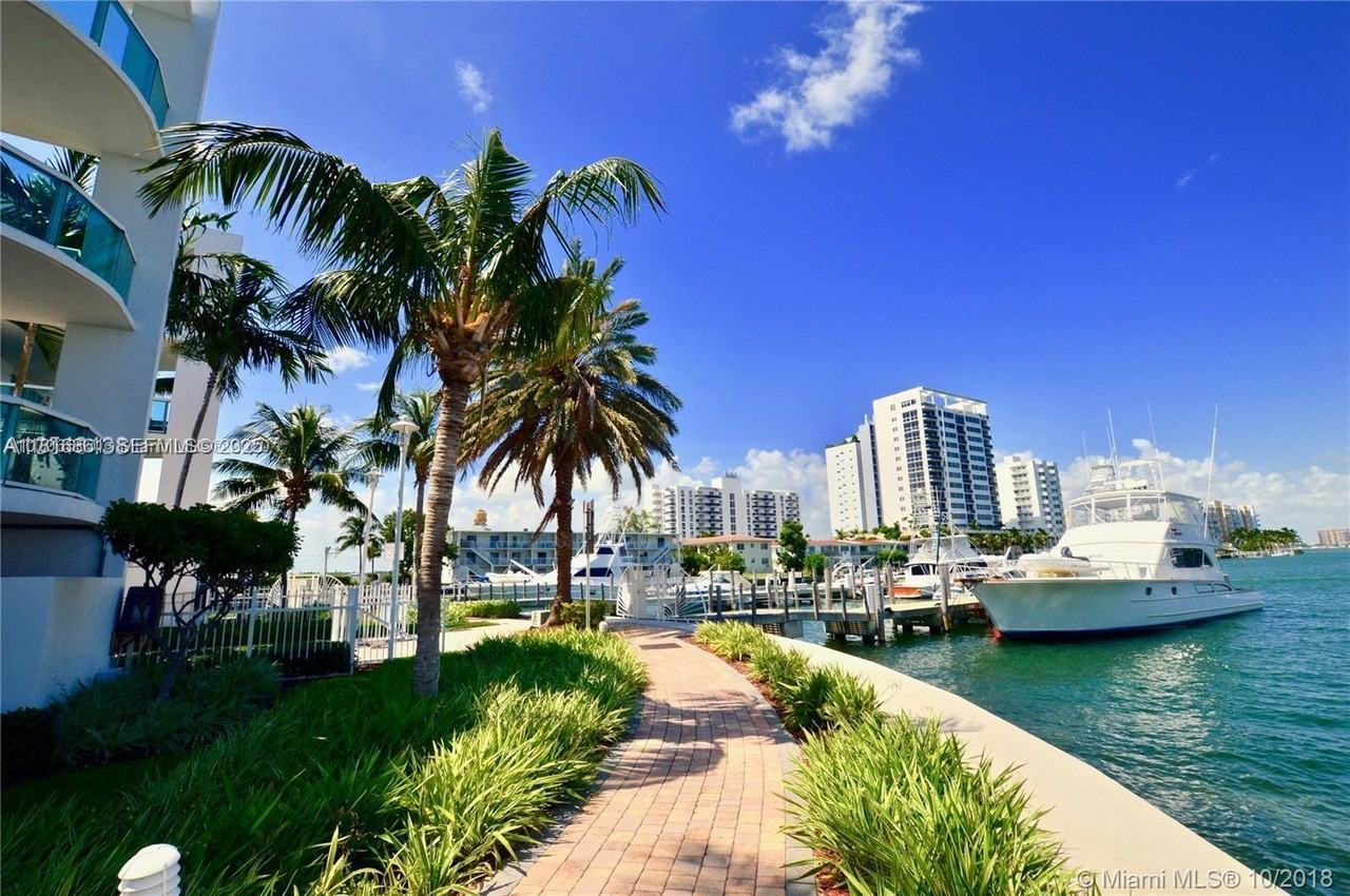 7900 Harbor Island Drive #PH25 - Photo 5 of 19