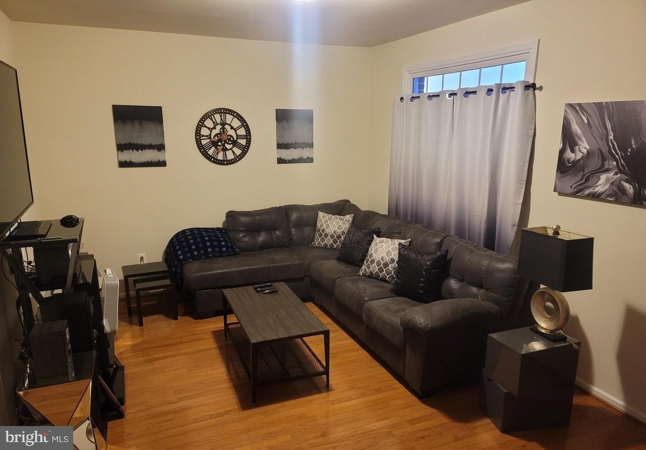 20928 Houseman Ter - Photo 5 of 15