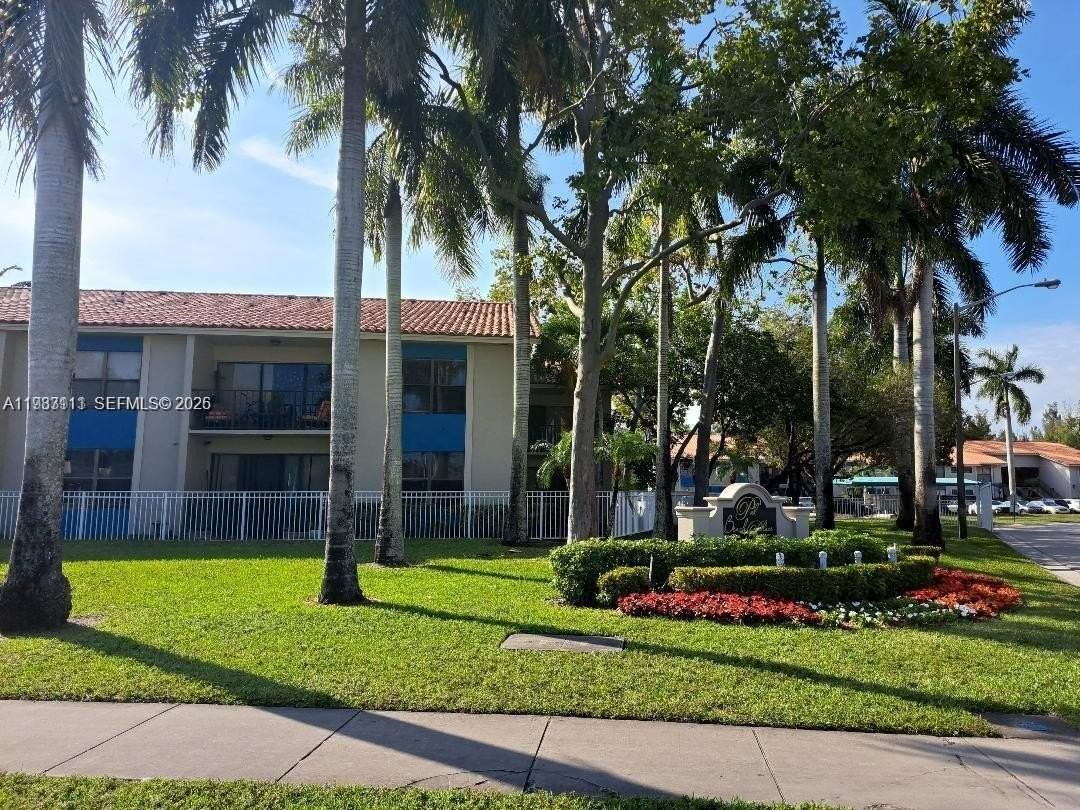 1400 Windorah Way #H - Photo 2 of 32