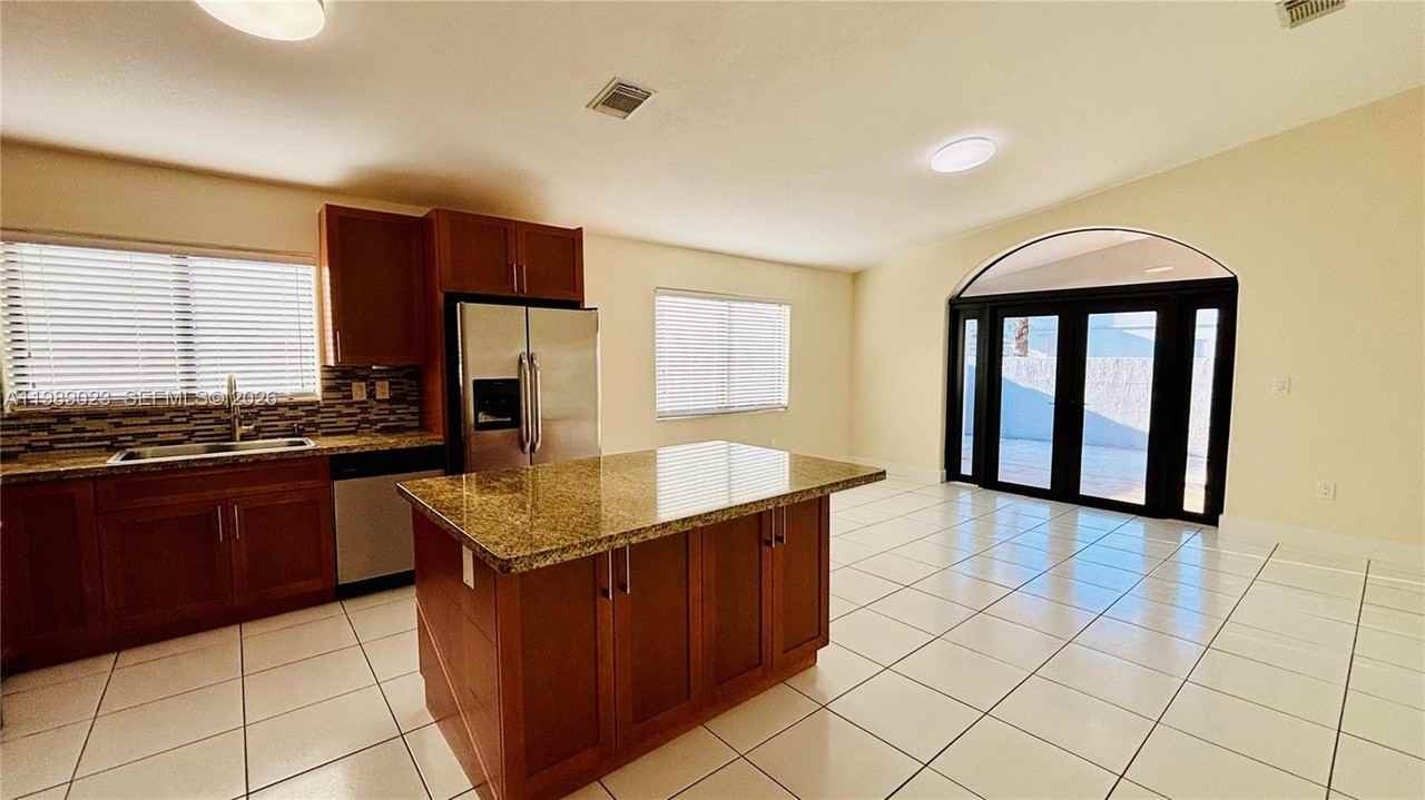 16605 Sw 90th St - Photo 4 of 14