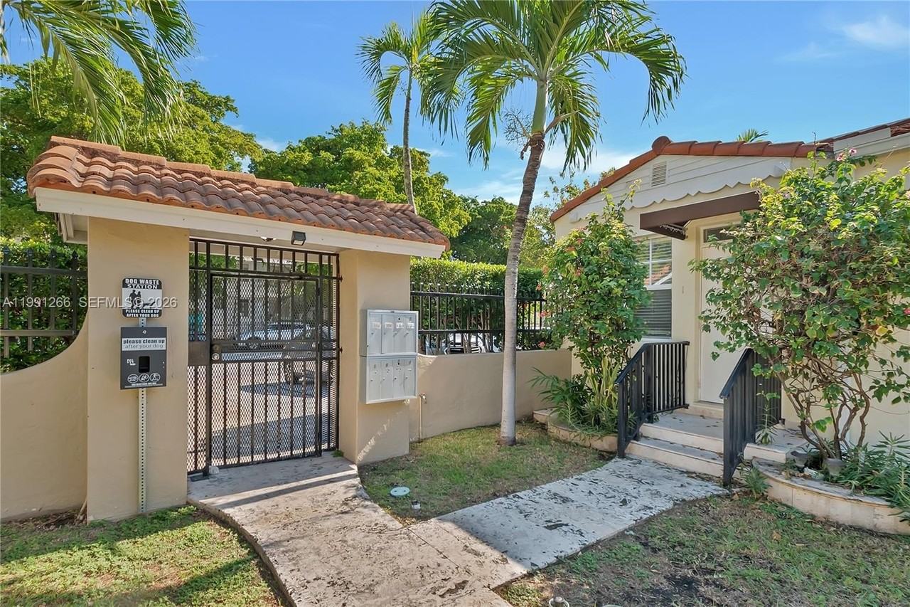 814 Lenox Ave #8 - Photo 5 of 19