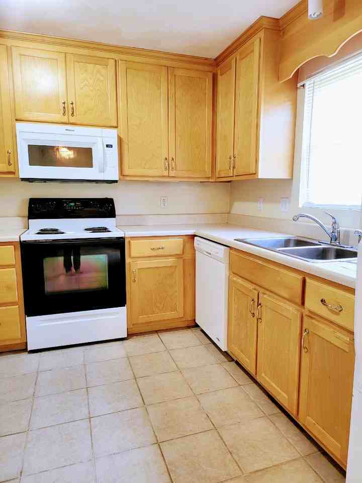 770 Republic Road - Photo 5 of 12