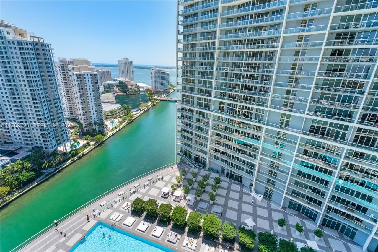 475 Brickell Avenue #2607 - Photo 7 of 42