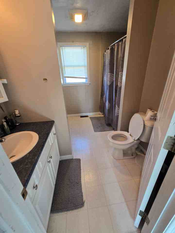 465 Riverside Street - Photo 3 of 4