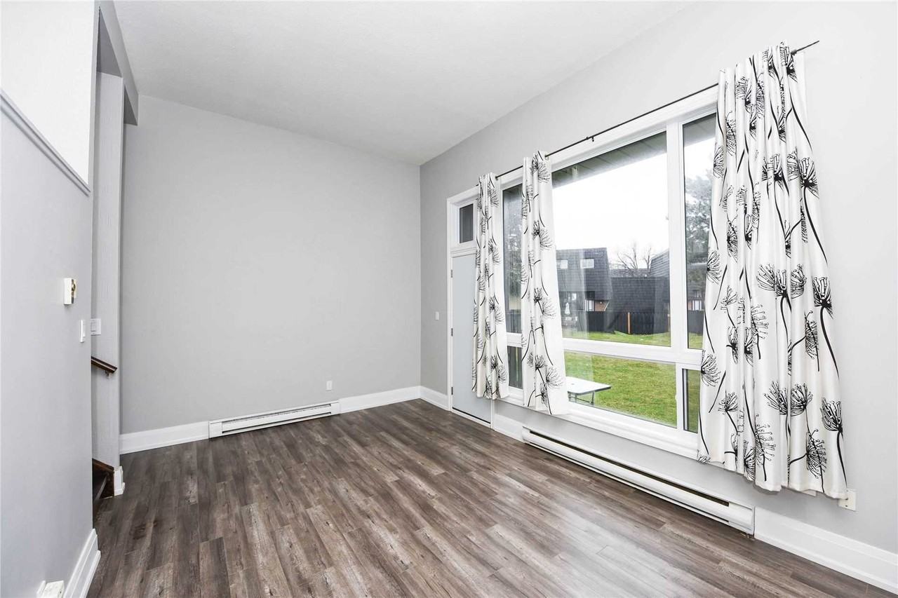 83 Darras Court - Photo 3 of 22