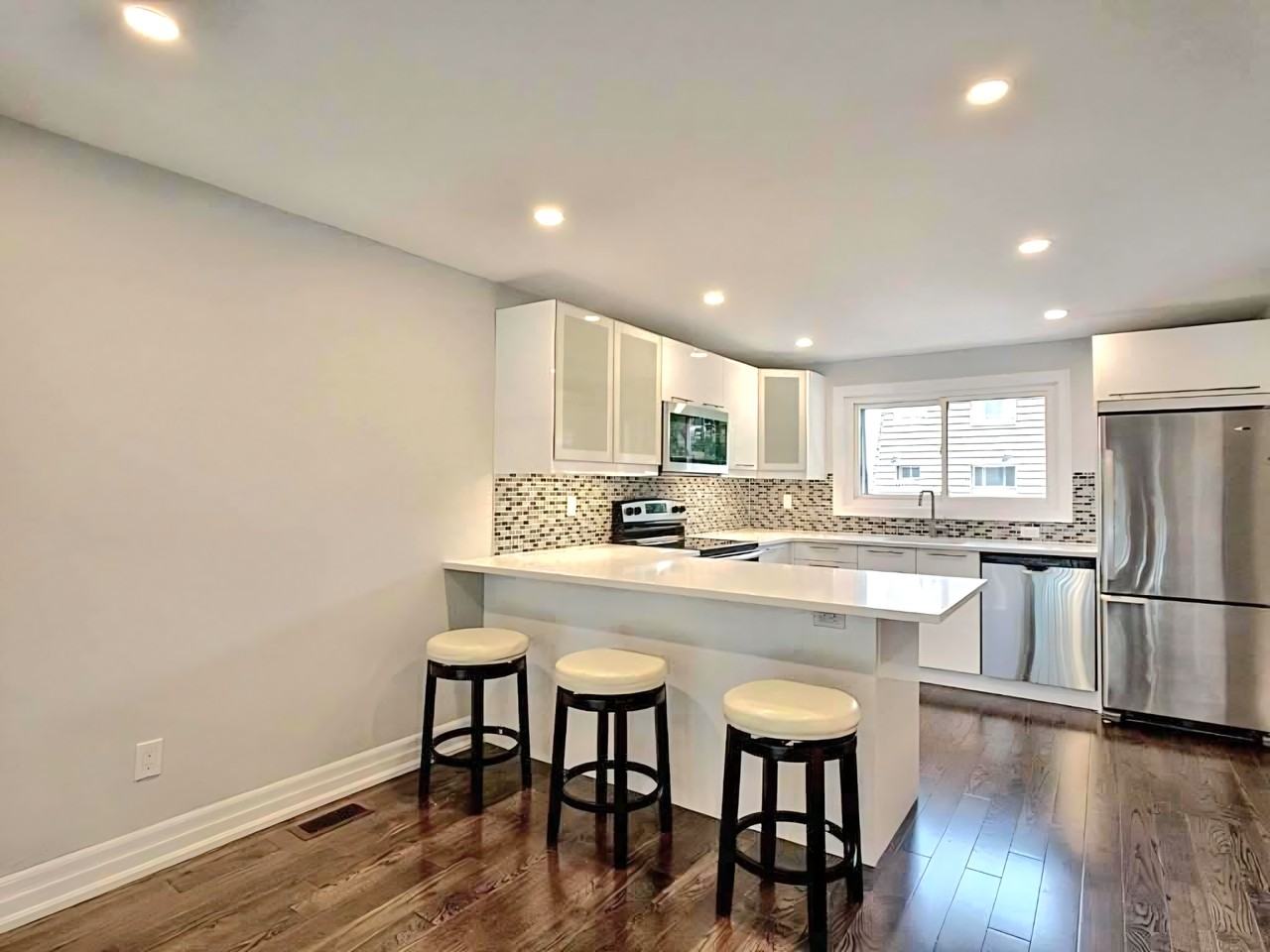 83 Darras Court - Photo 5 of 22