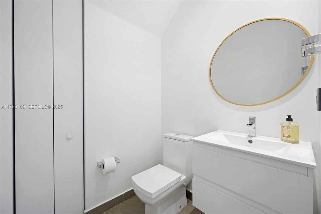 6414 Northwest 104th Path #6414 - Photo 4 of 28