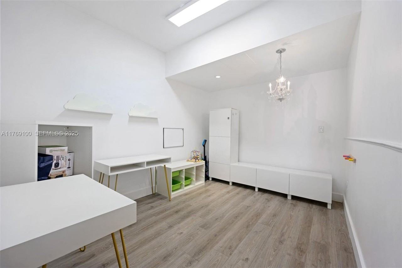 6414 Northwest 104th Path #6414 - Photo 5 of 28