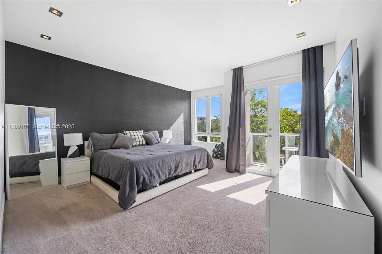 6414 Northwest 104th Path #6414 - Photo 7 of 28