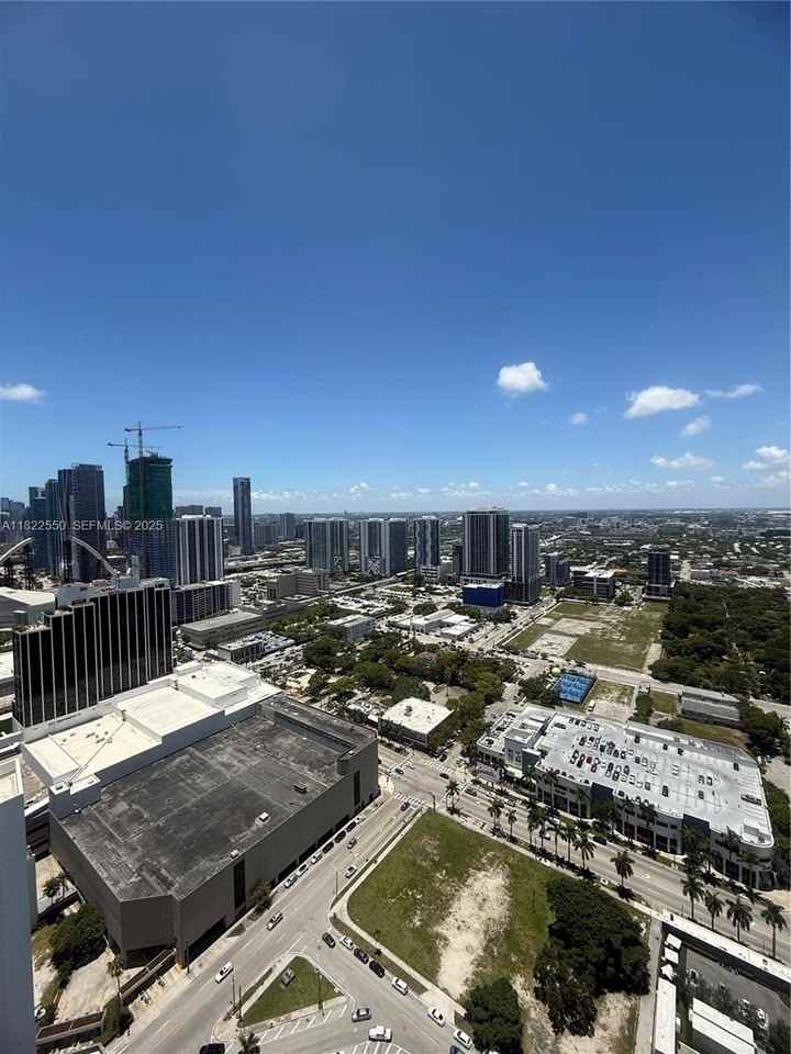 488 Northeast 18th Street #4200 - Photo 3 of 14