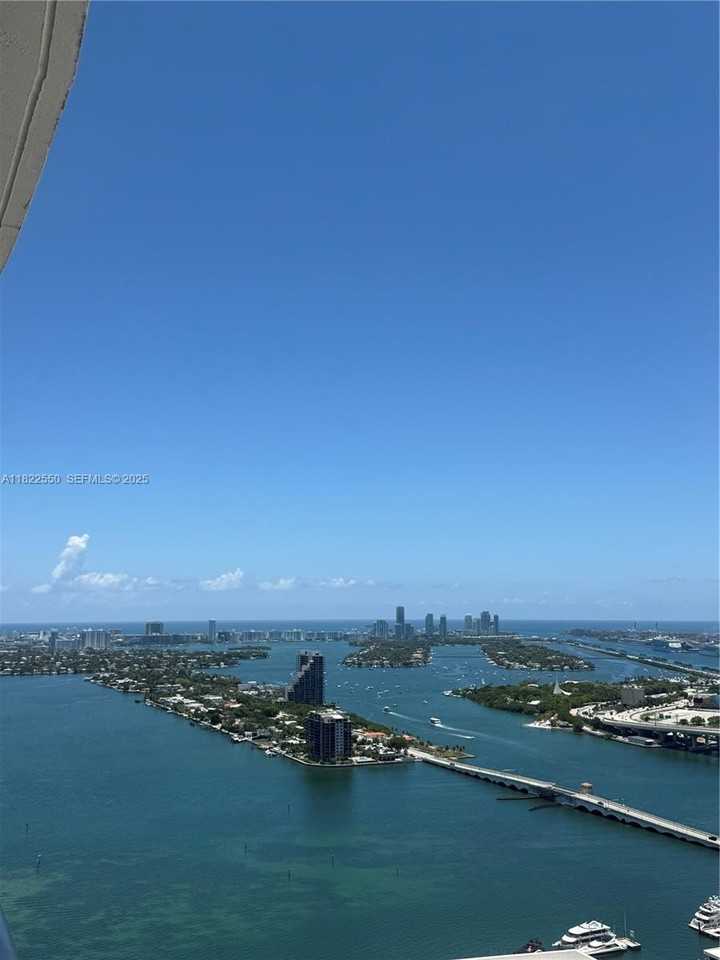 488 Northeast 18th Street #4200 - Photo 6 of 14